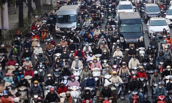 Hanoi prepares charging stations, subsidies before restricting gasoline motorbikes in 2026