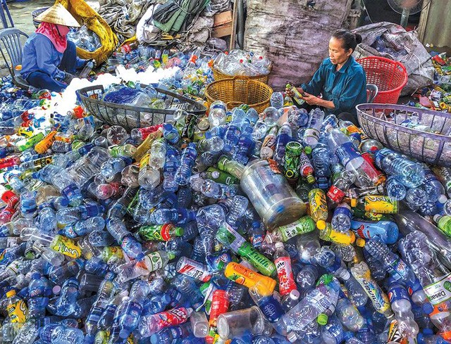 Không tái chế rác thải nhựa, Việt Nam lãng phí gần 3 tỷ USD mỗi năm - Ảnh 1.