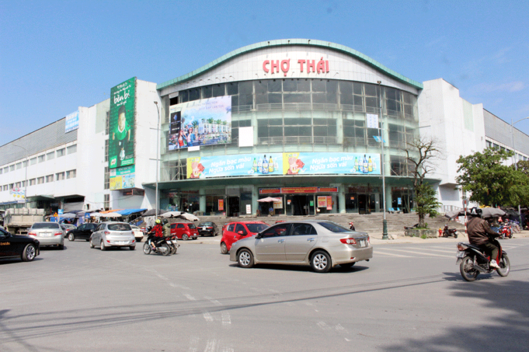 Nhờ làm tốt công tác quy hoạch, T.P Thái Nguyên đã thu hút được nhiều nhà đầu tư vào địa bàn. (Trong ảnh: Chợ Thái được xây dựng khang trang đáp ứng nhu cầu của người dân)