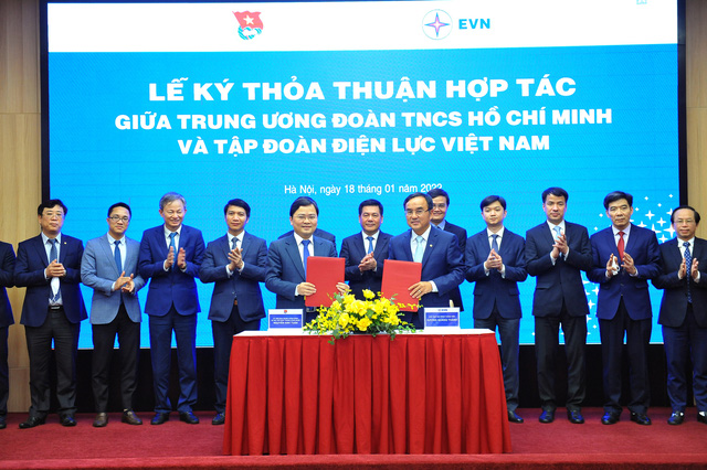 EVN và Trung ương Đoàn ký Thỏa thuận hợp tác giai đoạn 2022- 2026 - Ảnh 1.