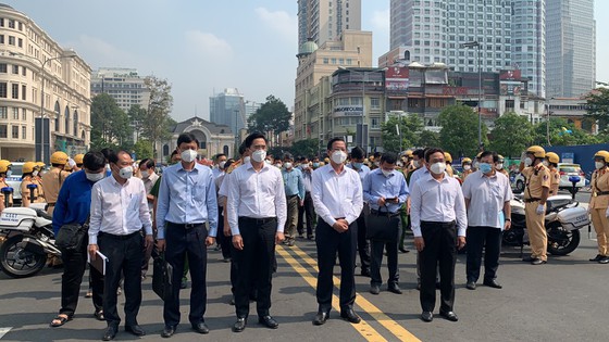 Chủ tịch UBND TPHCM Phan Văn Mãi: Khởi động hàng loạt công trình giao thông trọng điểm trong năm 2022 ảnh 1