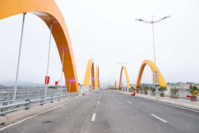 Thủ tướng Phạm Minh Chính: 8 ý nghĩa lớn từ 'những dự án của lòng dân' tại Quảng Ninh - Ảnh 4.