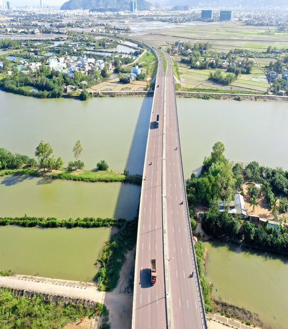 Đột phá từ hạ tầng kết nối, Bình Định thu hút nhiều 'nhà đầu tư đại bàng' ảnh 3