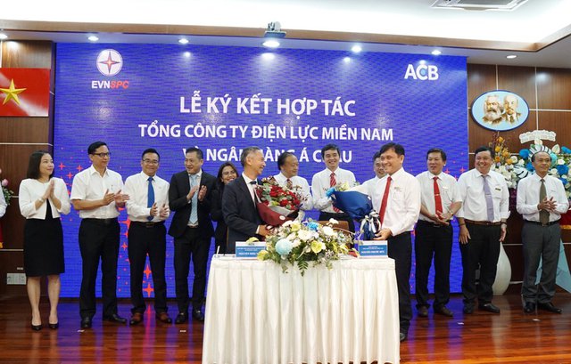 EVNSPC đa dạng kênh thanh toán tạo thuận lợi cho khách hàng - Ảnh 1.