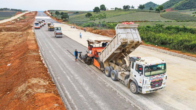 Đẩy nhanh tiến độ chuẩn bị đầu tư các dự án giao thông quan trọng - Ảnh 1.