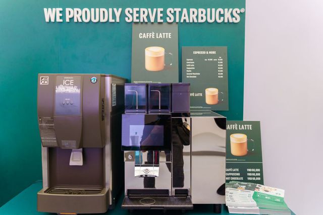 Nestlé và Starbucks hợp tác ra mắt cà phê hòa tan cao cấp Starbucks mới tại Việt Nam - Ảnh 1.