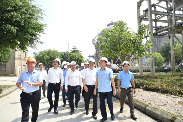Phó Thủ tướng Lê Minh Khái kiểm tra hai dự án yếu kém tại Lào Cai - Ảnh 5.