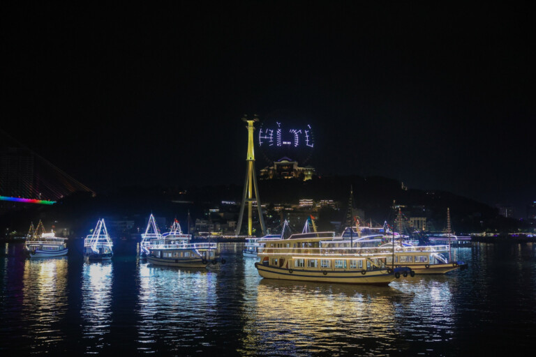 Phố đêm du thuyền là sản phẩm du lịch hấp dẫn về đêm của TP Hạ Long.