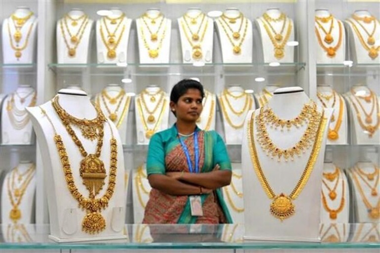 Một cửa hàng kim hoàn ở Bangalore (Ấn Độ). (Ảnh: AFP/TTXVN)