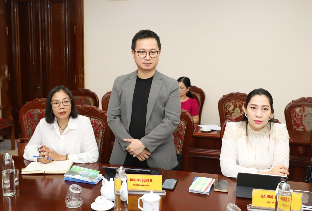 Ông Jae Sung il, Giám đốc Công ty THHH EAN Việt Nam phát biểu mong muốn được hợp tác đầu tư với tỉnh Bắc Kạn tại buổi làm việc.