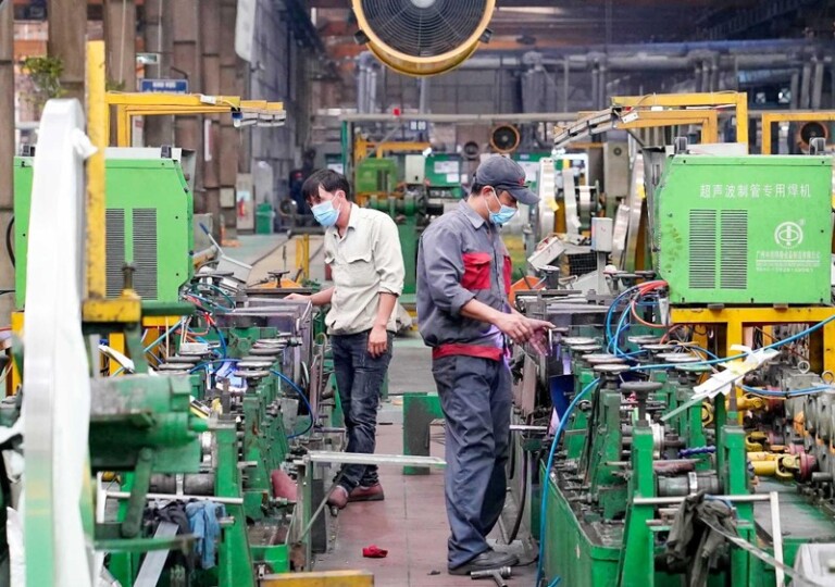 Dây chuyền sản xuất ống inox tại Công ty cổ phần quốc tế Sơn Hà, Khu công nghiệp Phùng, Hà Nội