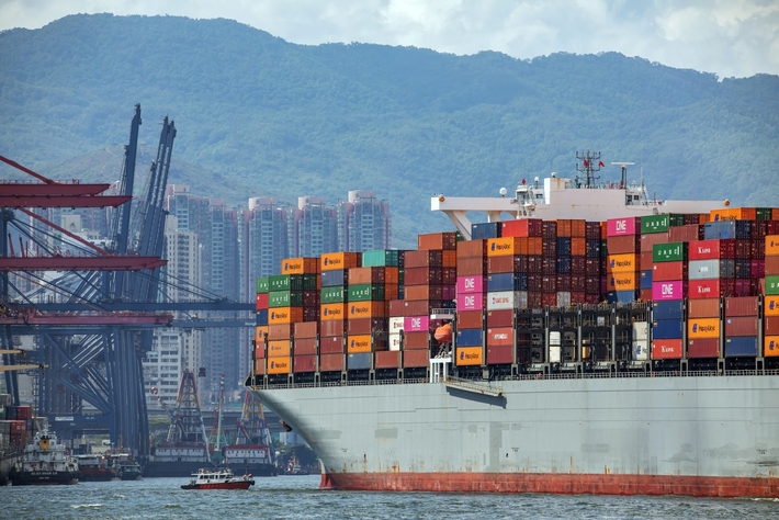 Giá cước vận tải biển quốc tế giảm