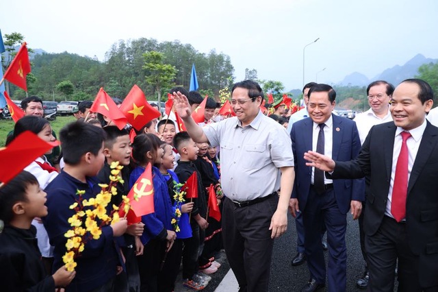Thủ tướng phát lệnh khởi công xây dựng tuyến cao tốc cửa khẩu Hữu Nghị-Chi Lăng- Ảnh 1.